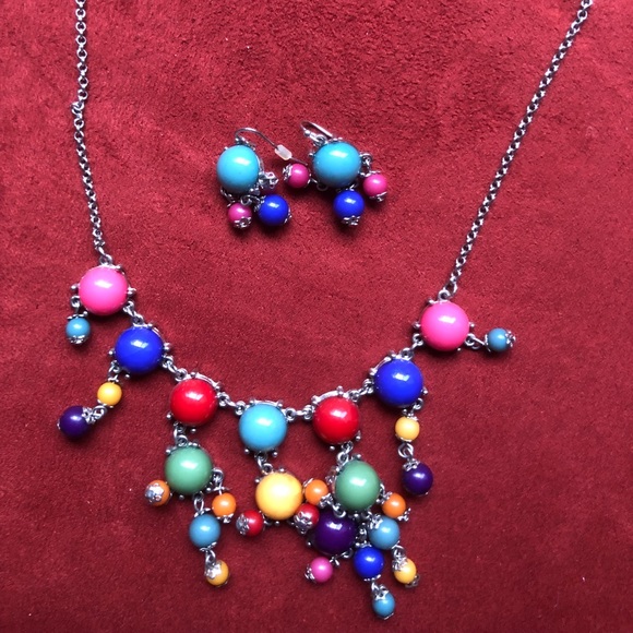 Multi color necklace and earrings - Picture 1 of 1